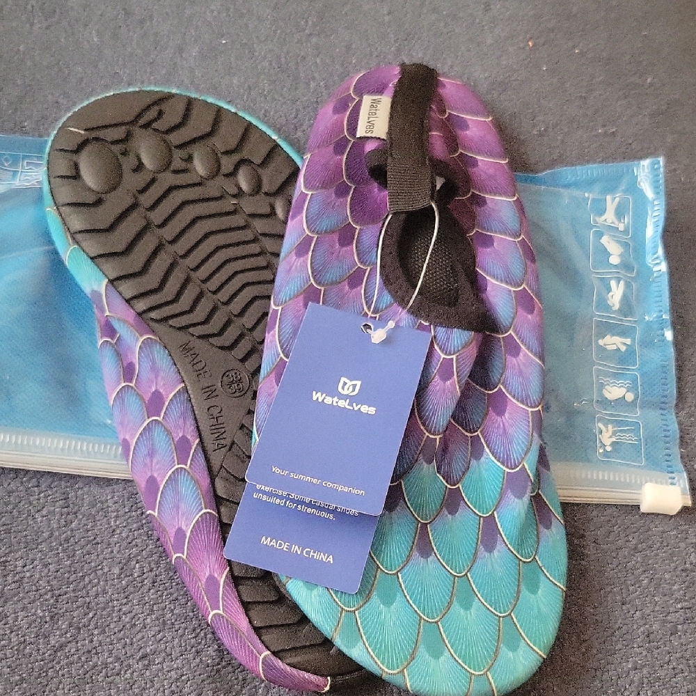 NWT WateLves Water Shoes Purple Turquoise Size 38